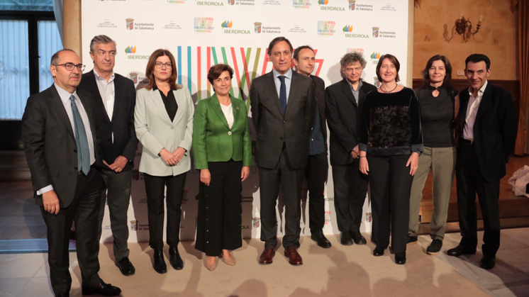 El alcalde de Salamanca y la consejera delegada de Iberdrola España inauguran la cuarta edición de Luz y Vanguardias.