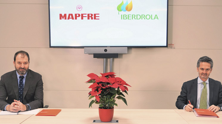 Iberdrola and Mapfre join forces: the insurance group's sales network will offer energy products.