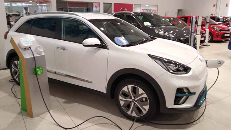 Iberdrola and the Quadis dealership network ally to drive electric mobility.