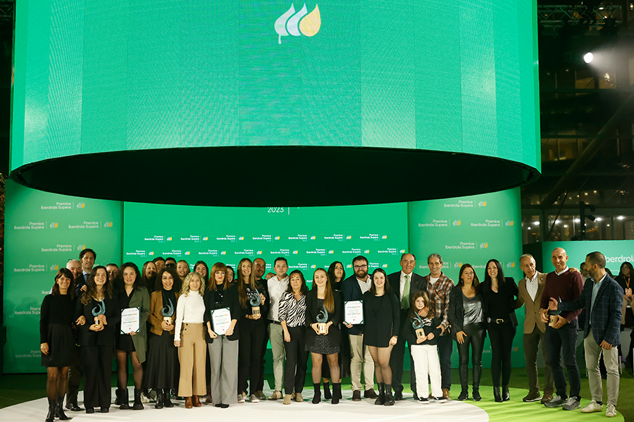 Galardonados de los IV Premios Iberdrola Supera.