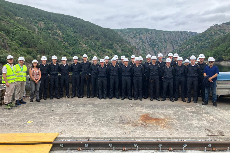 Alumnos visitan el embalse de San Esteban
