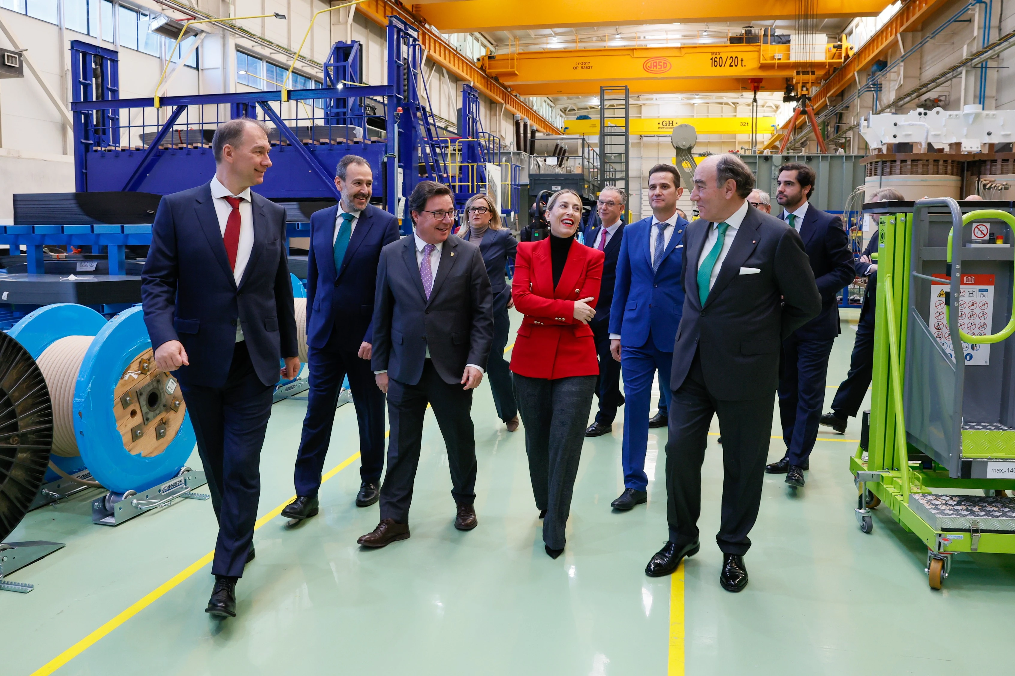 El presidente de Grupo Iberdrola, Ignacio Galán, junto con María Guardiola, presidenta de Extermadura