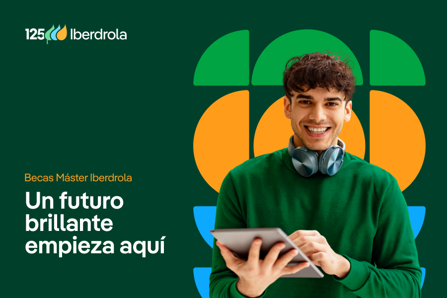 Una imagen promocional de las Becas Máster Iberdrola, con el texto "Un futuro brillante empieza aquí". Un joven sonríe mientras sostiene una tablet y lleva puestos unos auriculares. Está vestido con un suéter verde y el fondo muestra un diseño colorido con elementos gráficos en tonos verde, naranja y azul. El logo de Iberdrola, con los colores de la empresa, se encuentra en la parte superior izquierda.
