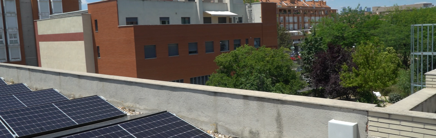 Carátula del video con placas solares